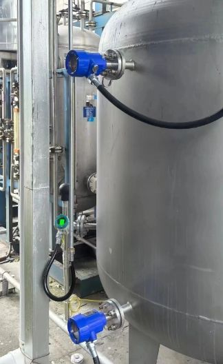 Interruttore di livello a diapason: Principio di funzionamento, vantaggi e applicazioni industriali